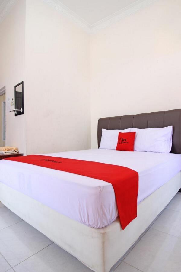 Hotel Reddoorz Near Umy Yogyakarta Ngabean Esterno foto