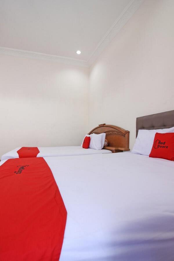 Hotel Reddoorz Near Umy Yogyakarta Ngabean Esterno foto