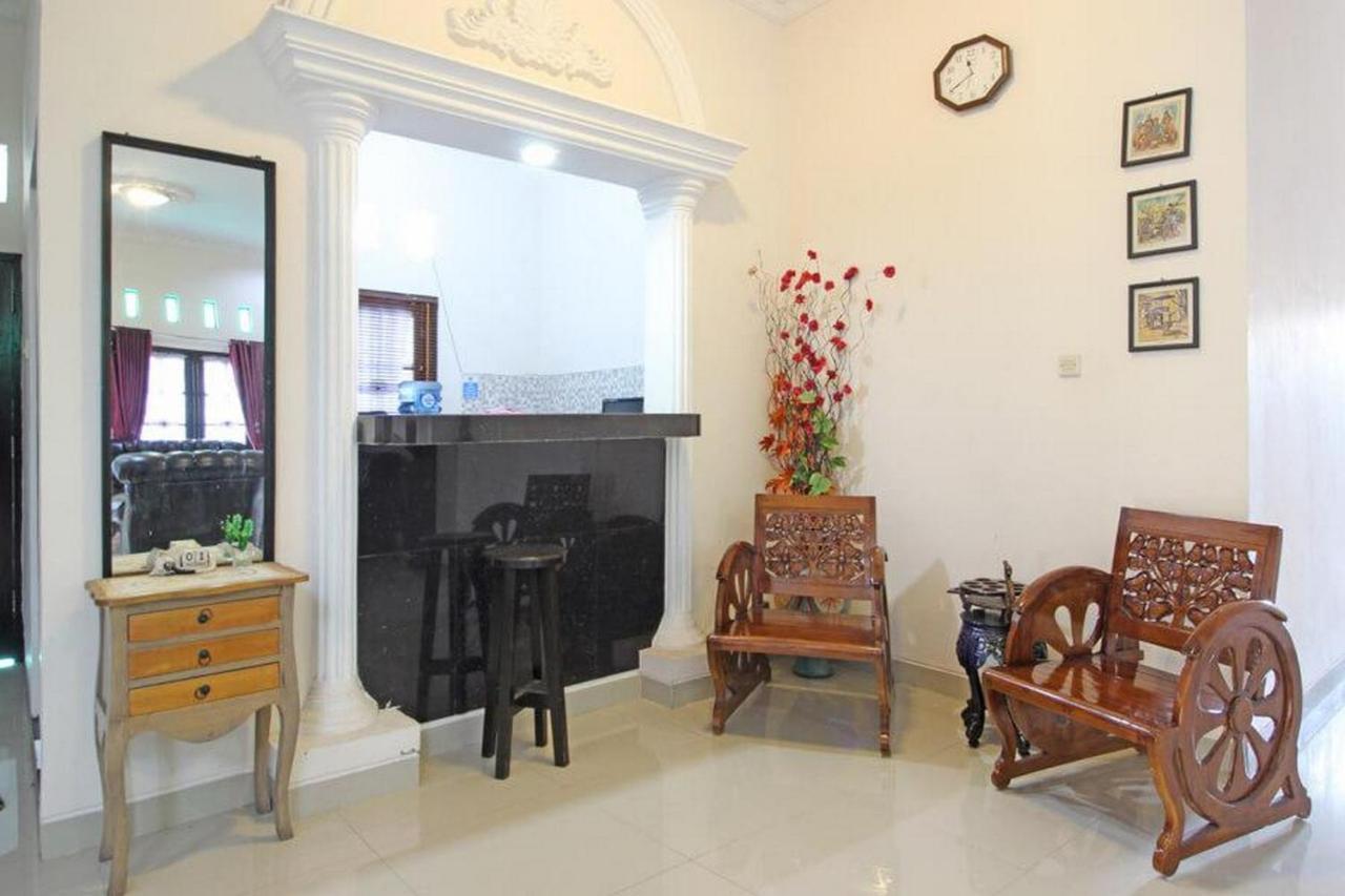 Hotel Reddoorz Near Umy Yogyakarta Ngabean Esterno foto