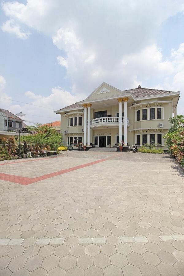 Hotel Reddoorz Near Umy Yogyakarta Ngabean Esterno foto