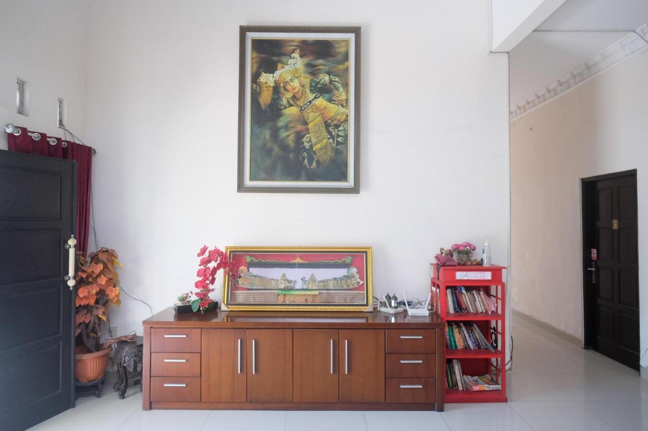 Hotel Reddoorz Near Umy Yogyakarta Ngabean Esterno foto